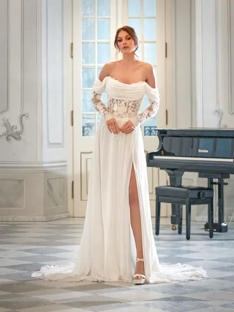 Nayeli wedding dress by Vanilla Sposa, empire, chiffon