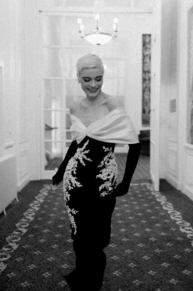 Vera by Avenue by Josephine Scott - view 6 of 10