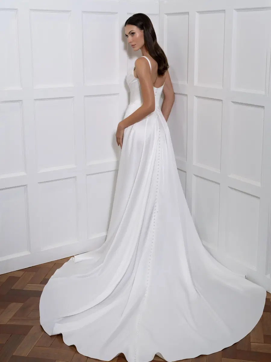 Mila by Avenue by Josephine Scott - view 4 of 4