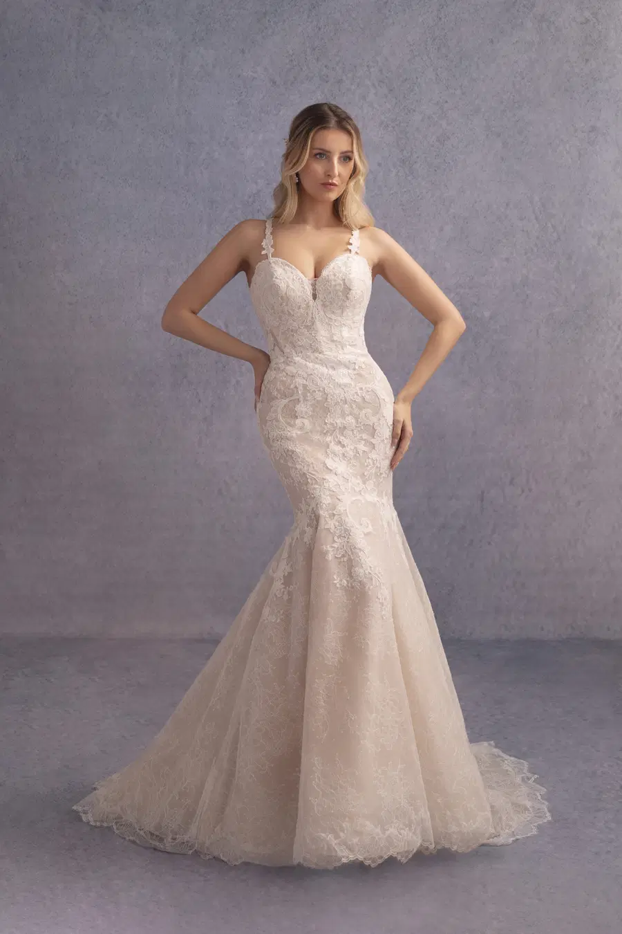 Olivia by Donna Salado Bridal: Fit & Flare silhouette, sweetheart neckline, sleeveless, lace