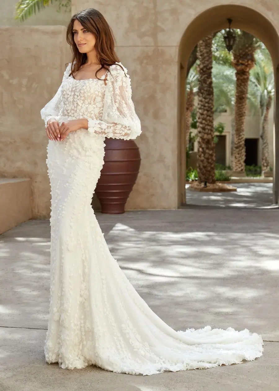 LOVE-IN-A-MIST by Dando London: Fit & Flare silhouette, scoop neckline, long sleeves, lace