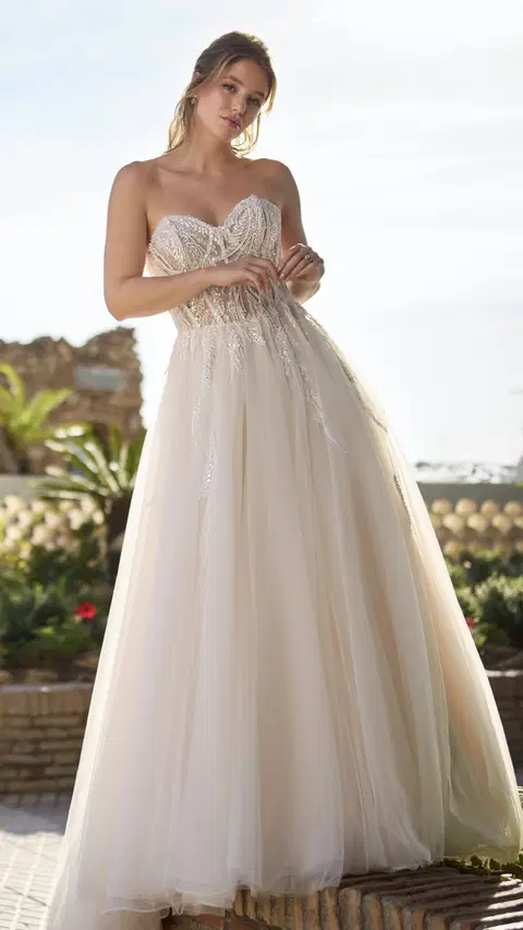 Style TC26221 wedding dress by Très Chic, A-line, tulle