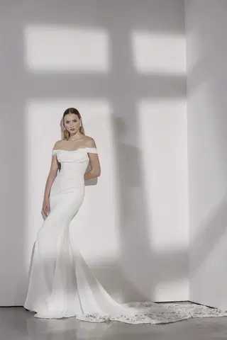 Sienna by Avenue by Josephine Scott - view 2 of 8
