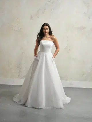Elizabeth by Rebecca Ingram - view 2 of 9