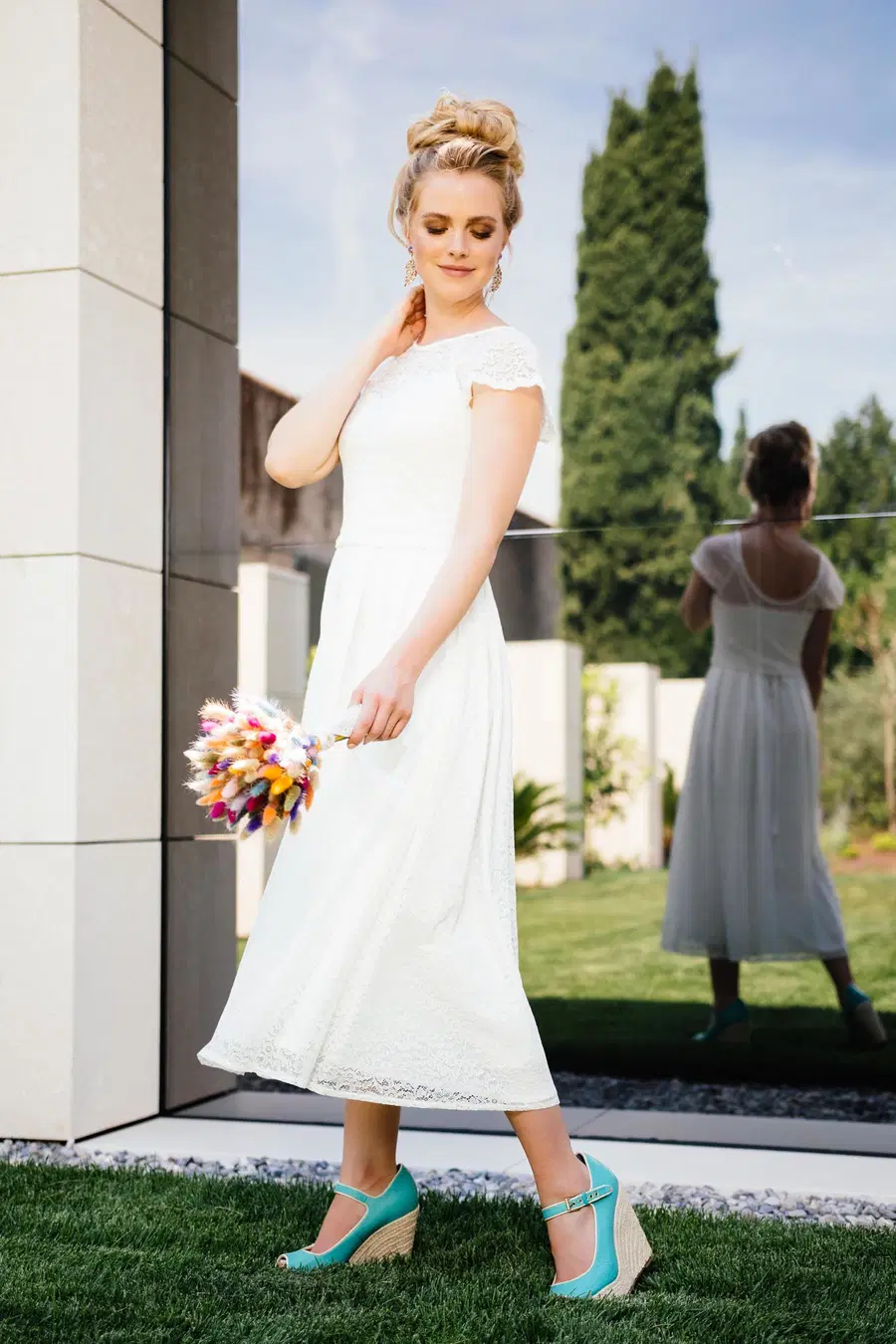 Mila by KUESS die BRAUT: A-Line silhouette, sweetheart neckline, short sleeves, lace