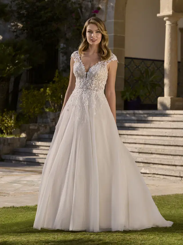 BORAGE by Ladybird: Princess silhouette, V-neck neckline, sleeveless