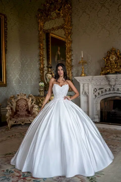 Style RB6195 wedding dress by Rachel Allan, ball gown, lace