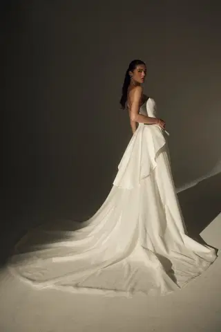 LE174 by Casablanca Bridal - view 3 of 4