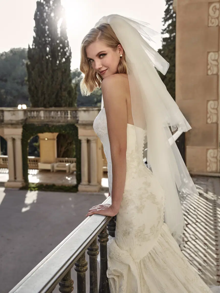 BEEGOLD by Pronovias Privée - view 3 of 3