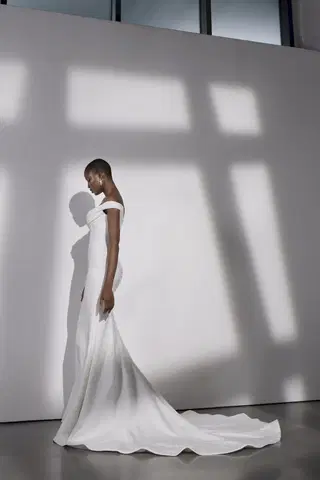 Hamilton by Avenue by Josephine Scott - view 3 of 4