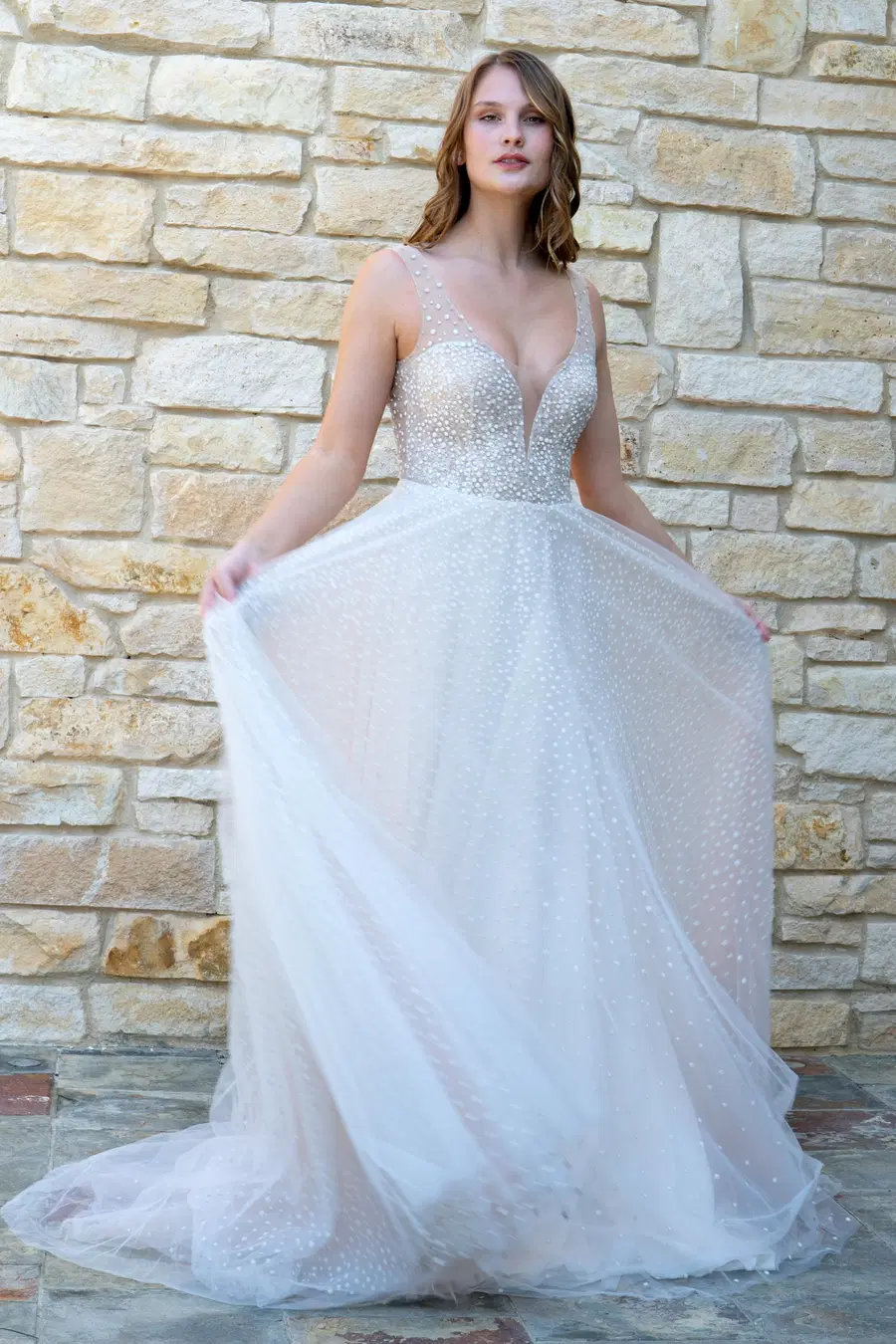 Elsa by Sanna Lindström: A-Line silhouette, V-neck neckline, sleeveless, tulle