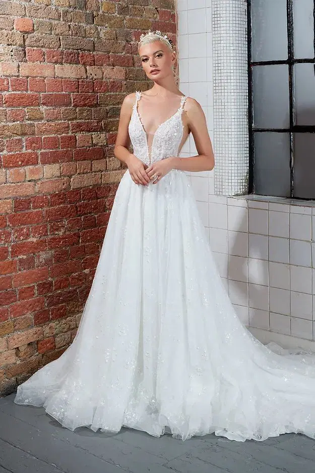 Reese by Avenue by Josephine Scott: A-Line silhouette, V-neck neckline, sleeveless, lace