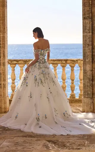 Harela by Veni Infantino - view 3 of 4