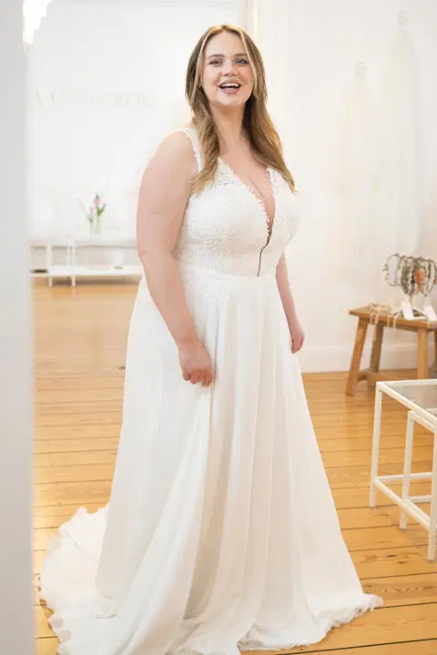 Elena wedding dress by Sanna Lindström, A-line, chiffon