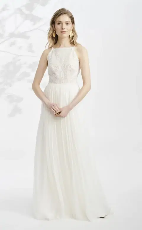Maiga wedding dress by Kisui, A-line, lace