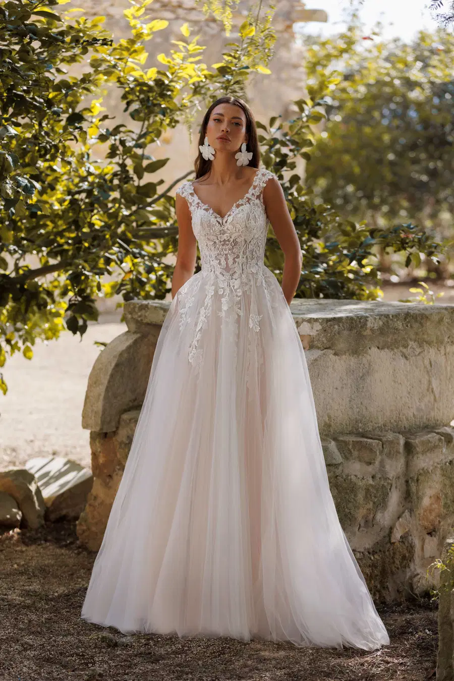 Lenette by Jarice: A-Line silhouette, V-neck neckline, cap sleeves, tulle