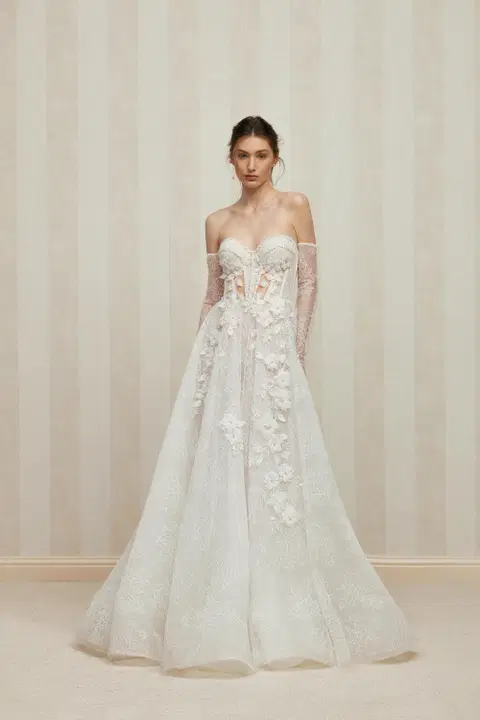 Daria wedding dress by Anne Mariée, A-line, lace