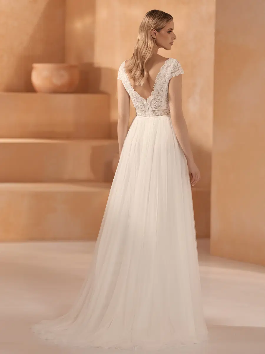 MOLI by Bianco Evento - view 2 of 4