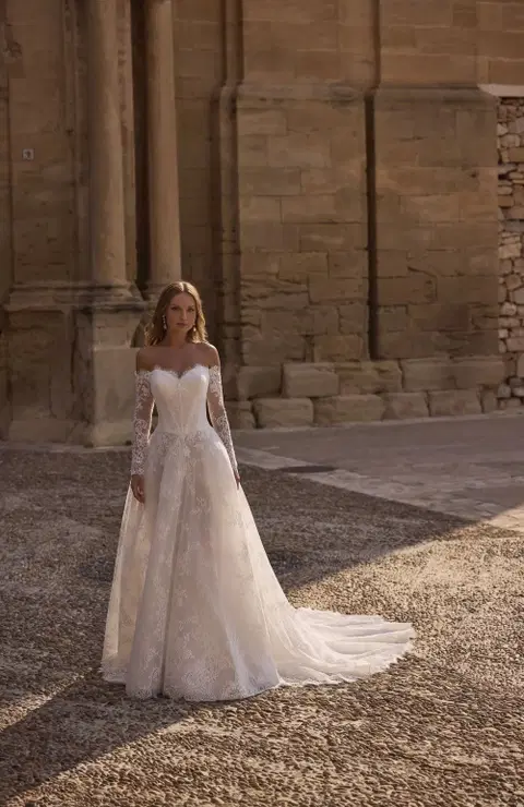 Hero wedding dress by Veni Infantino, A-line, lace