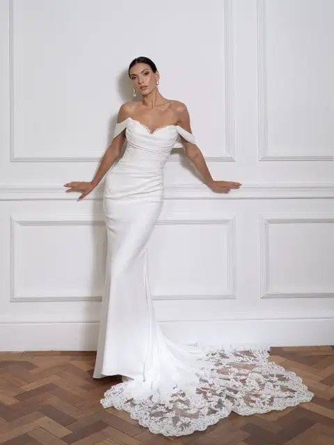 Chloe trouwjurk van Avenue by Josephine Scott, trompet, satijn