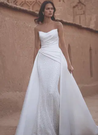 Tallulah by Enzoani - view 4 of 8