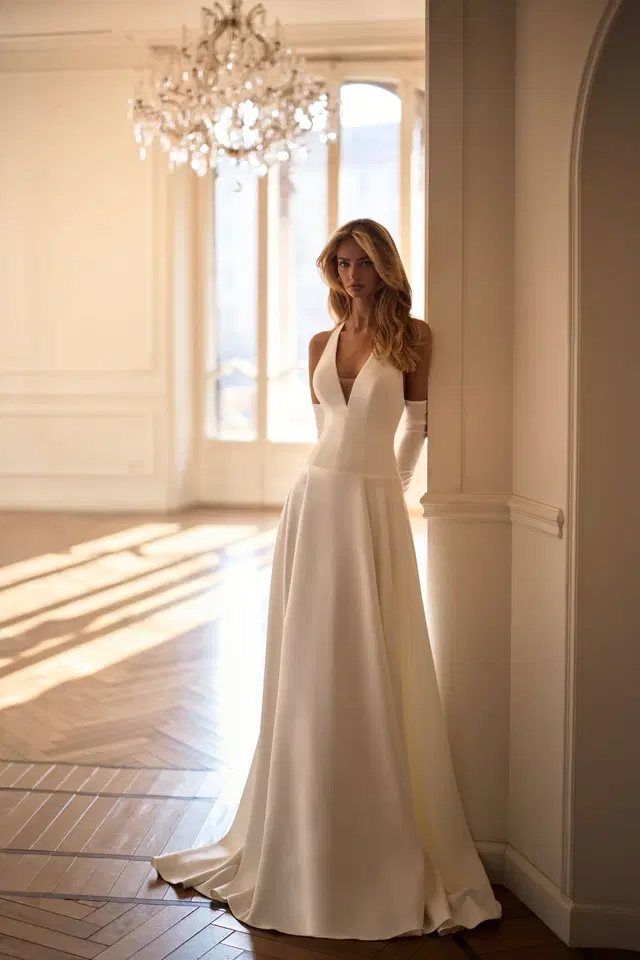 Aligrina by Milla Nova: A-Line silhouette, high / halter neckline, satin