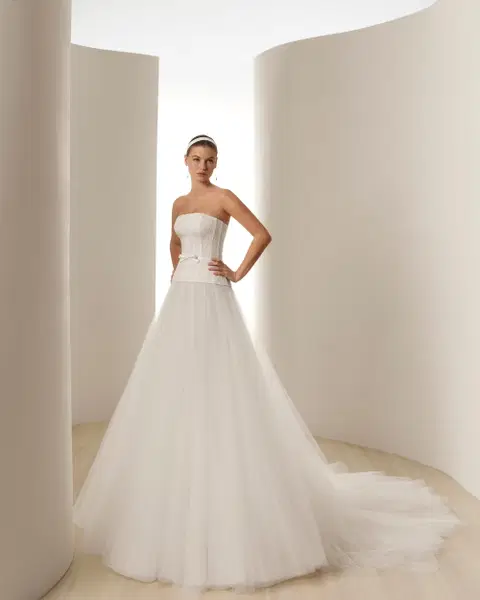 Destino wedding dress by Aire Barcelona, ball gown, tulle