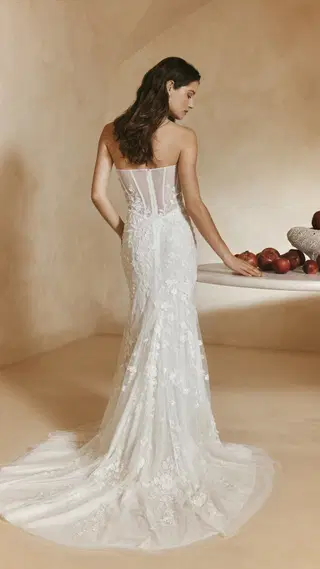 Donna by Anna Kara - view 3 of 6