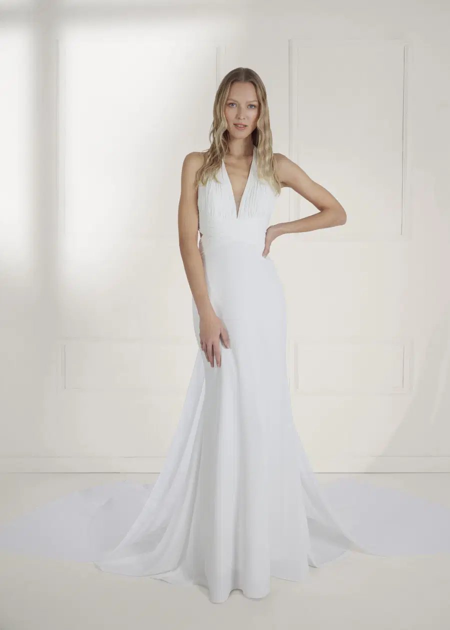 ANNI by Serravalle: deep V-neck neckline, sleeveless, crepe