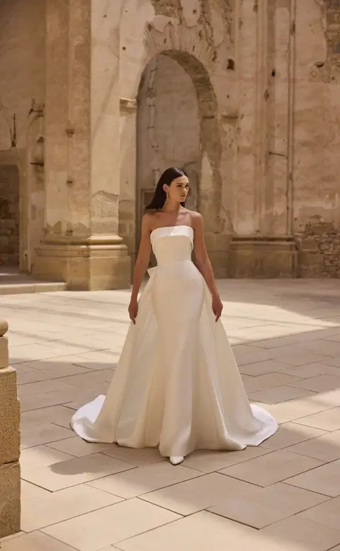 Hillary wedding dress by Veni Infantino, fit & flare, mikado