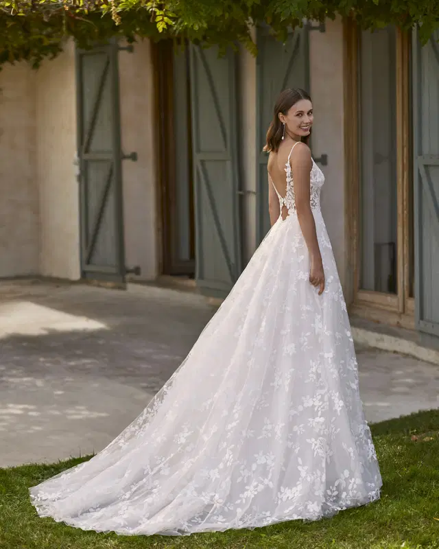Novelia by Alma Novia - view 3 of 3