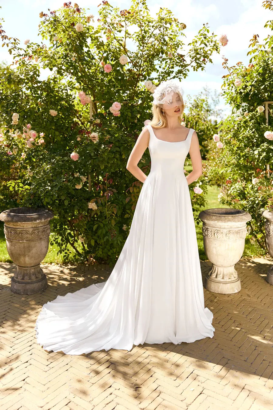 1142 by Angela Bianca: A-Line silhouette, square neckline, sleeveless, crepe