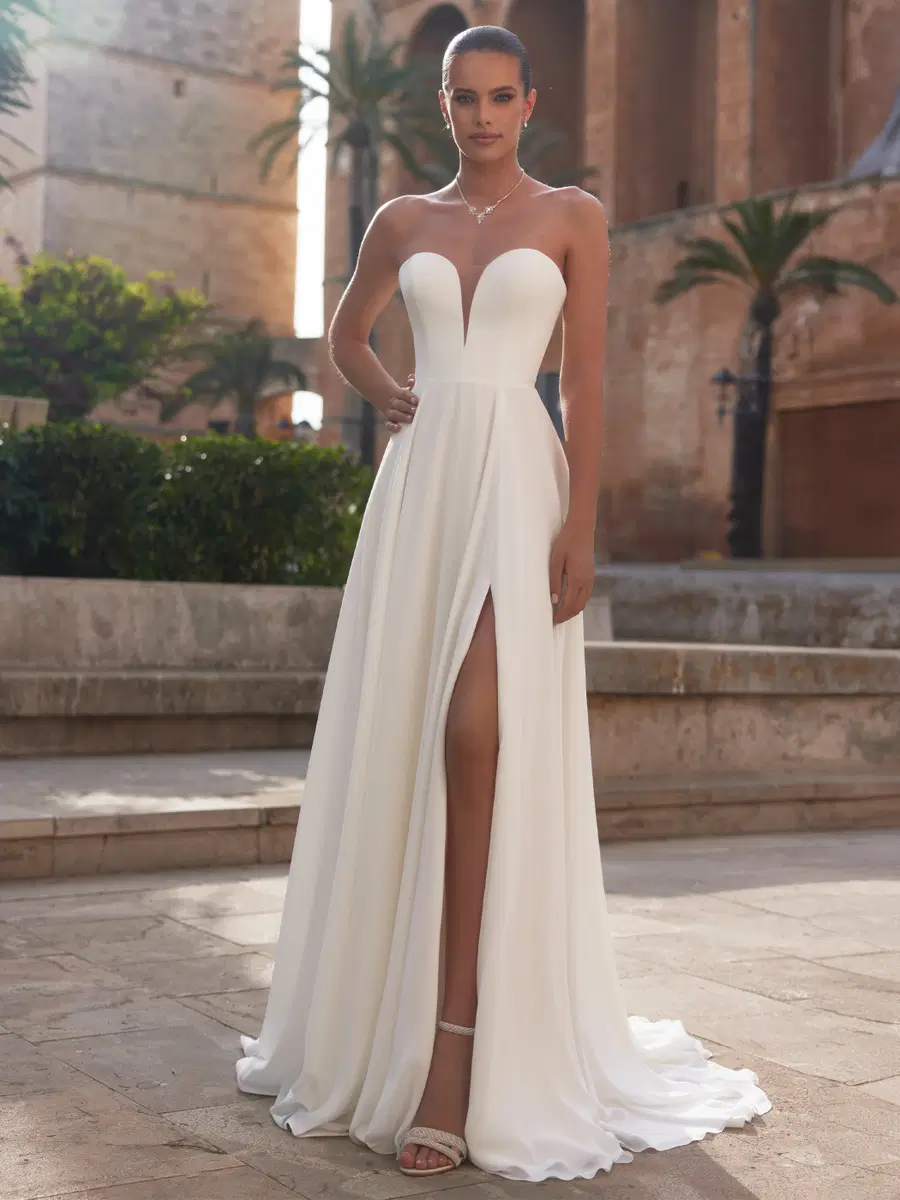 SIMONA by Bianco Evento: Trumpet silhouette, deep V-neck neckline, sleeveless, crepe