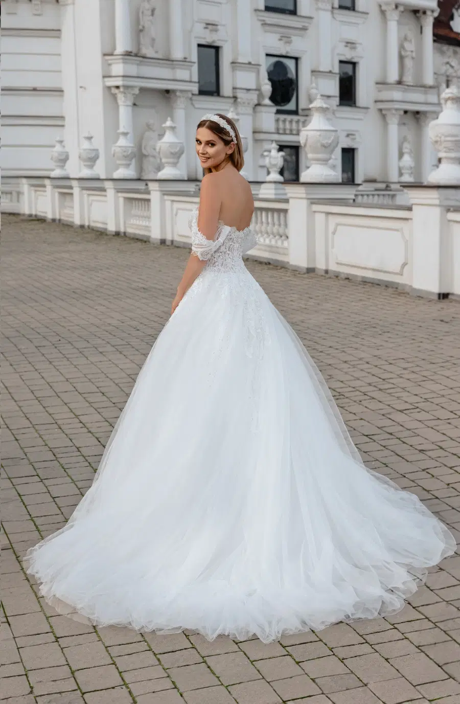5568 by Serena Bridal - view 4 of 4