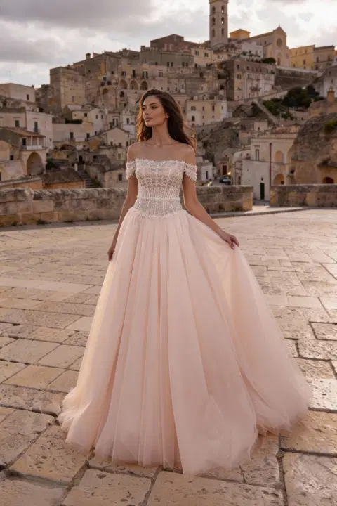 Style 8395 wedding dress by Monica Loretti, princess, lace