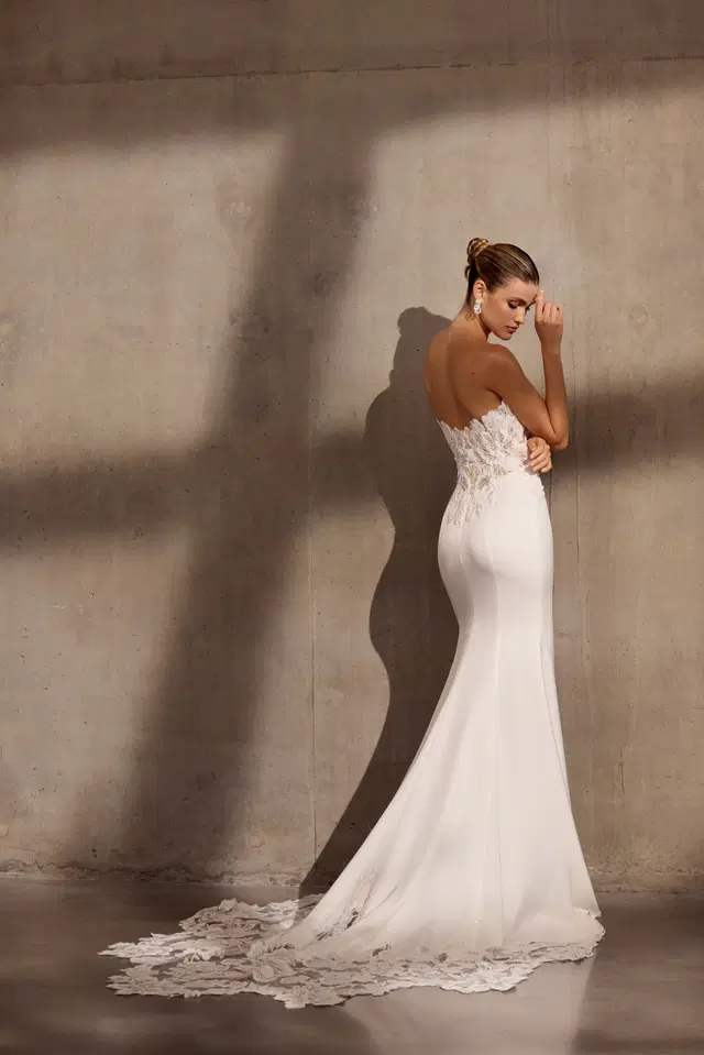 Waldorf by Avenue by Josephine Scott - view 8 of 15