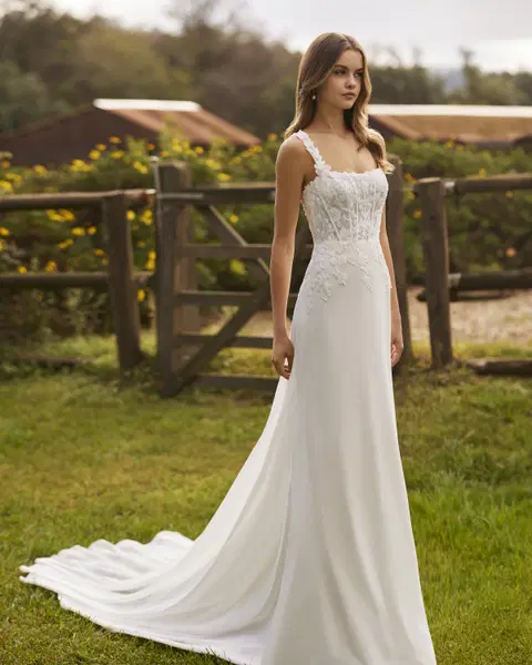 Nelsia wedding dress by Alma Novia, straight, lace