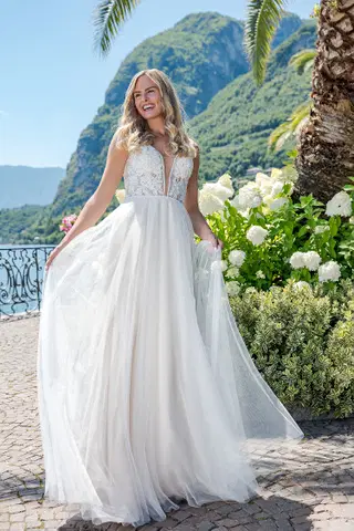 VN20 ivory/rumpink by Vera Nova - view 2 of 5