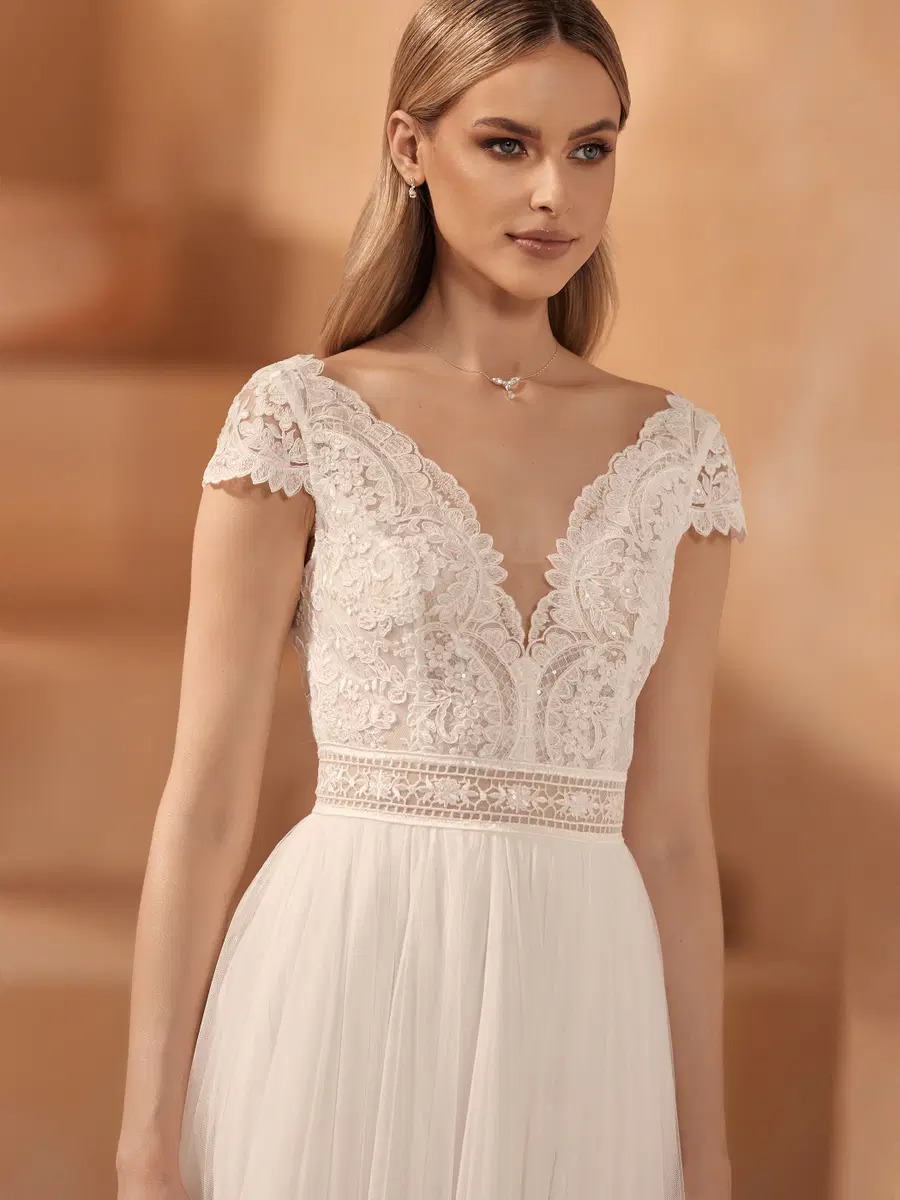MOLI by Bianco Evento - view 3 of 4