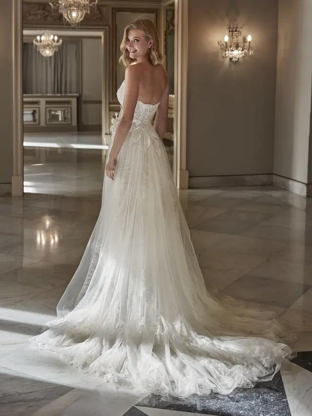 FENELIA by Pronovias Privée - view 2 of 3