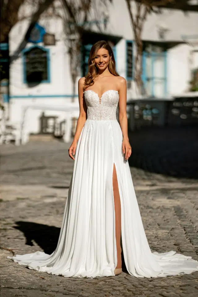 8181 Off-shoulders sleeves by Monica Loretti - view 2 of 3