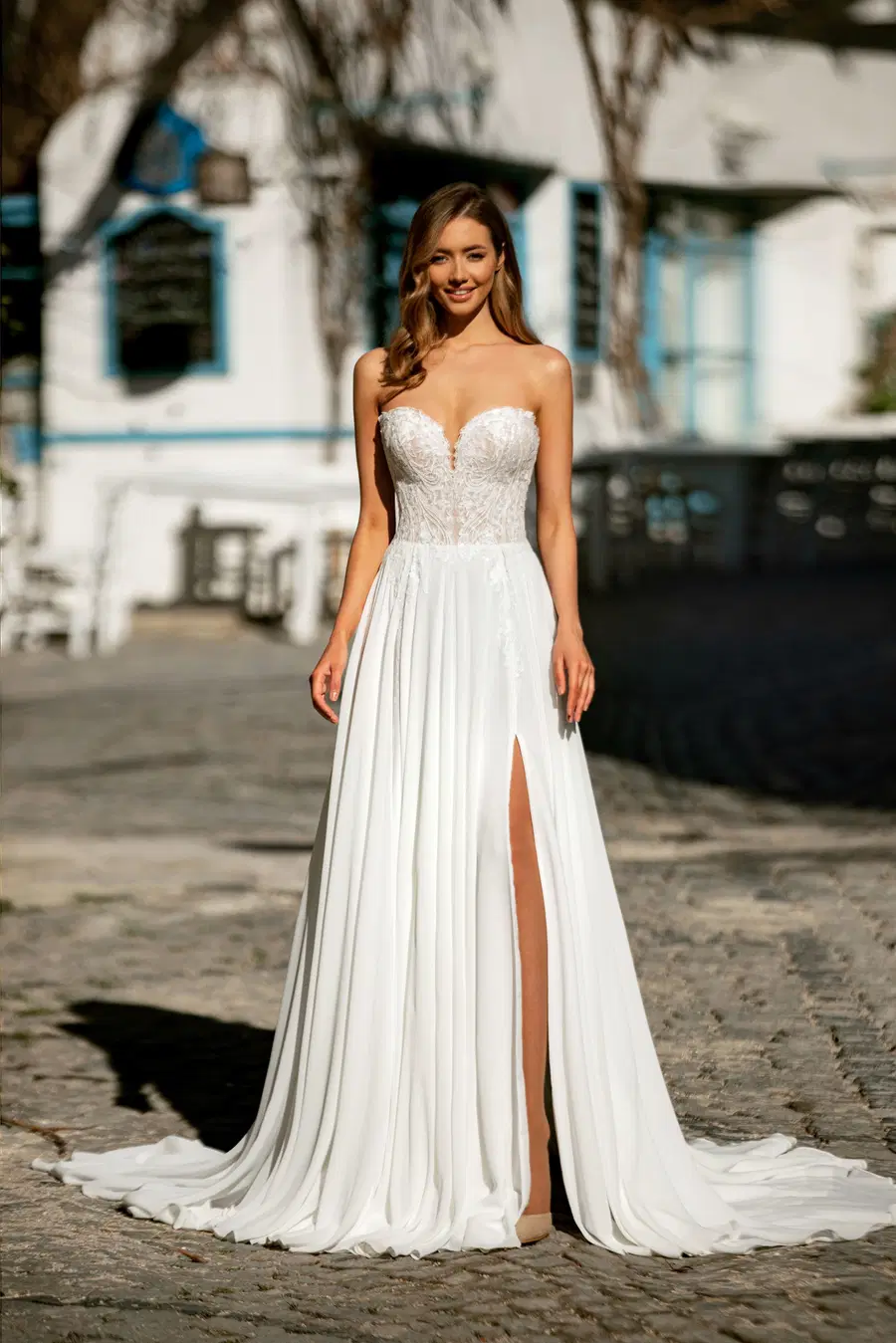 8181 Off-shoulders sleeves by Monica Loretti - view 2 of 3
