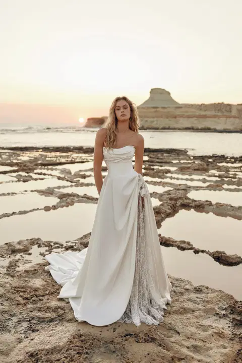 Sargas wedding dress by Eva Lendel, trumpet, satin