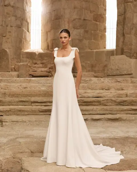 Paiva wedding dress by Adriana Alier, mermaid, crepe