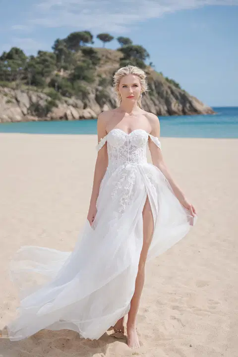 Style AL17173 wedding dress by Amera Vera, A-line, lace