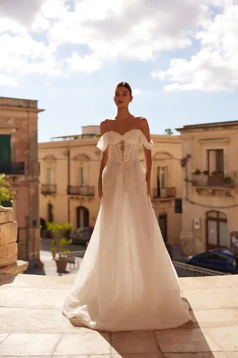 Charlena wedding dress by Anne Mariée, A-line, lace