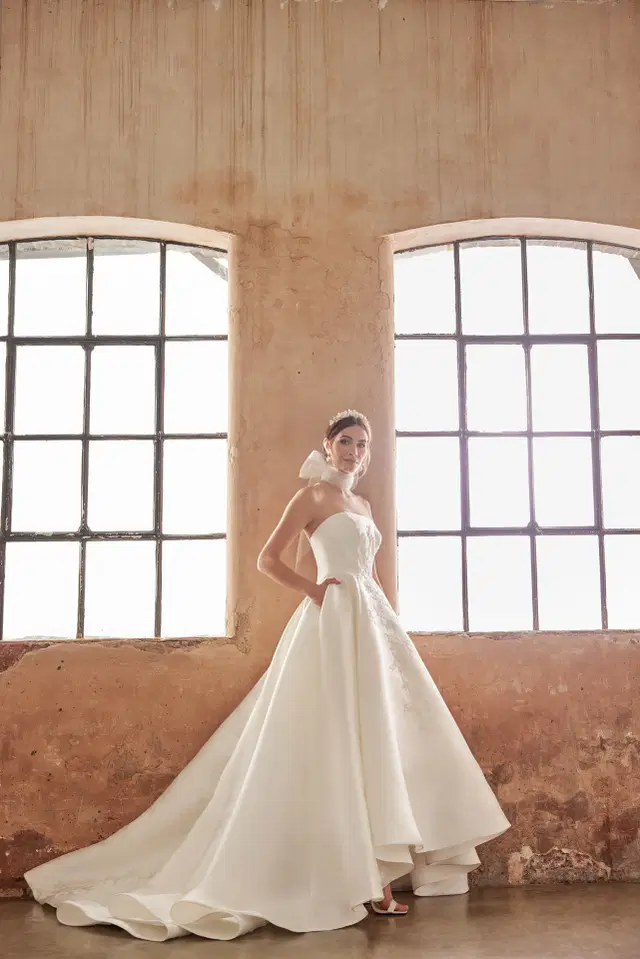 Audrey by Josephine Scott: A-Line silhouette, sleeveless, mikado