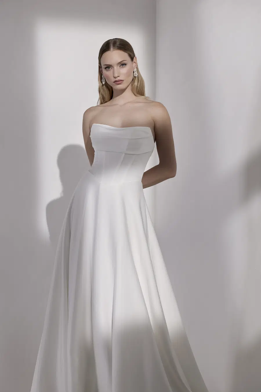 Sara by Avenue by Josephine Scott - view 2 of 4