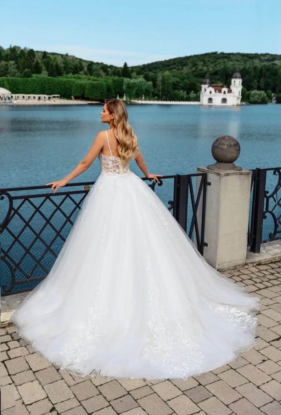 5565 by Serena Bridal - view 4 of 4