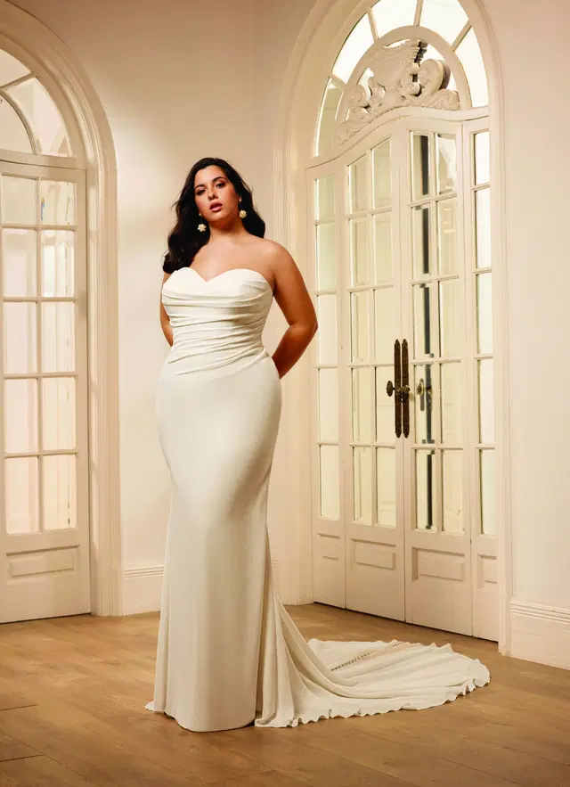 PORTRAIT X ARYA by Portrait: Mermaid silhouette, sweetheart neckline, sleeveless, crepe